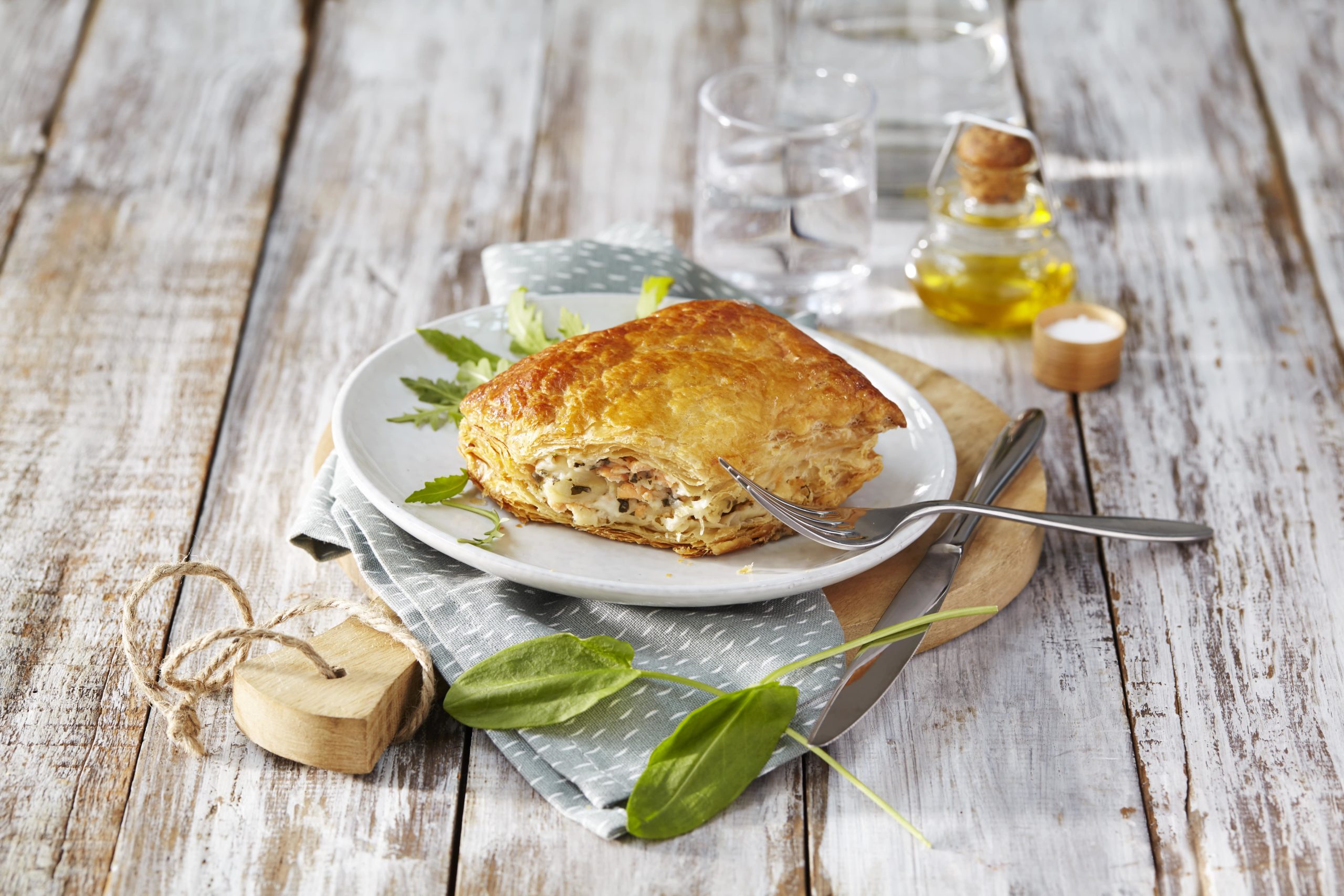 FEUILLETÉ SAUMON OSEILLE 140G Marie Restauration